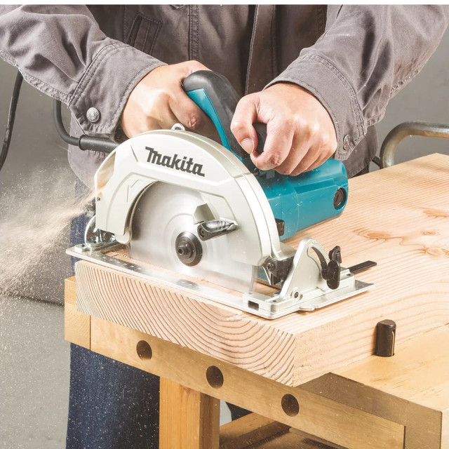 Пила дисковая Makita HS7611K