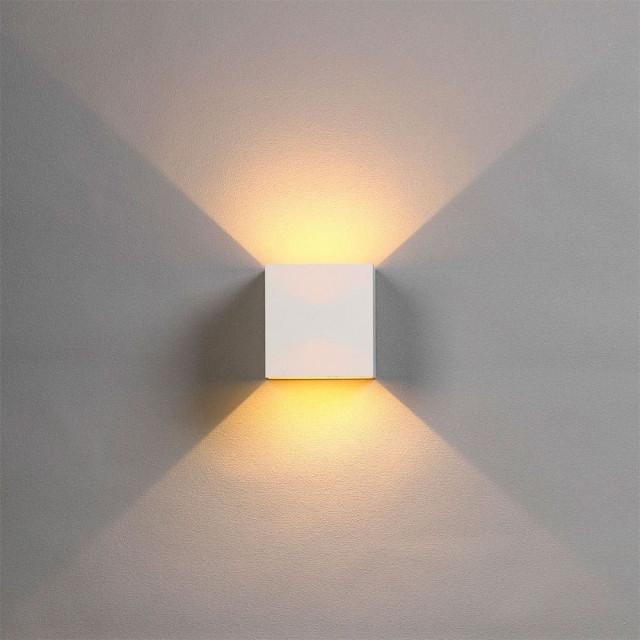 Светильник Куб FSD-063 фасадный 6 Вт 3000К регулирующий луч IP65 220 В пластик белый