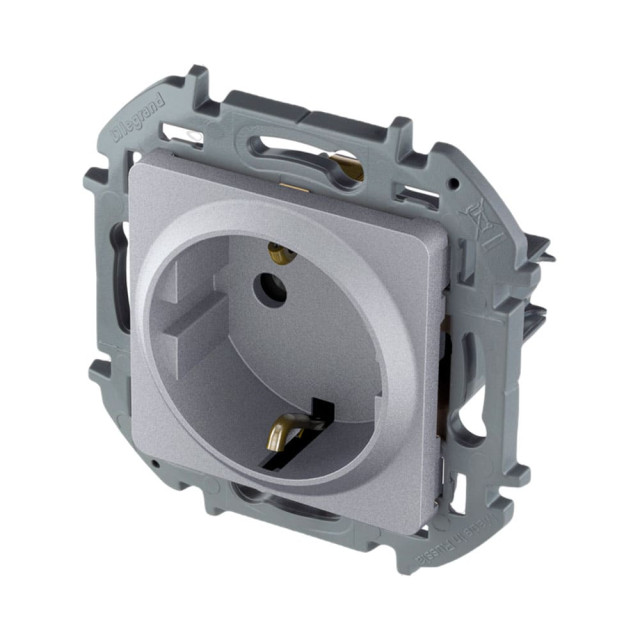 Розетка Legrand Inspiria 673732 2P+E со шторками алюминий