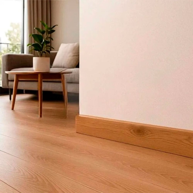 Плинтус Sanrelia Ultra line 712 классика 2.2 м