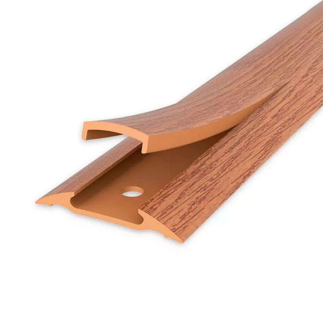 Порог Ideal 206 дуб коньячный с монтажным каналом 36 мм 0.9 м