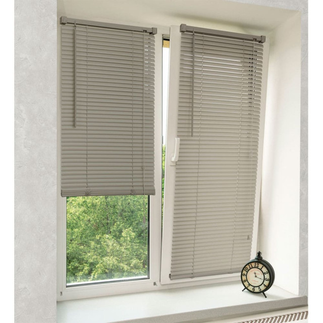 Жалюзи Delfa ПВХ NO.RF-M-001 50/160 см серебро