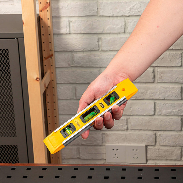 Уровень строительный Deli YS EDL290230 магнит 230 мм