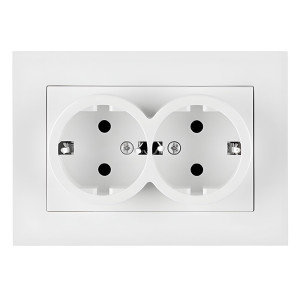 Розетка Arvia Karen 20 01 1000 907 2 места с заземлением белая