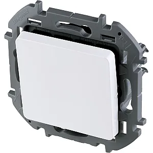 Выключатель промежуточный Legrand Inspiria 673680 белый