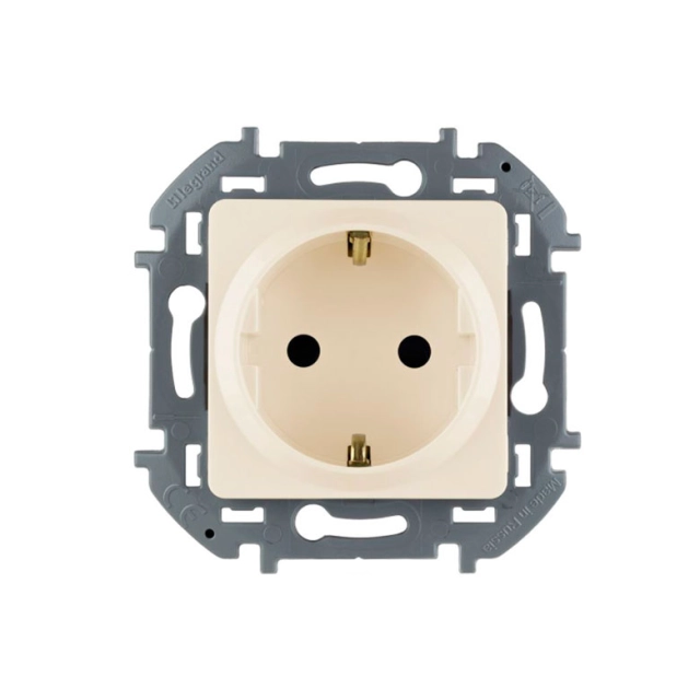 Розетка Legrand Inspiria 673731 2P+Е со шторками слоновая кость Розетка Legrand Inspiria 673731 2P+Е со шторками слоновая кость