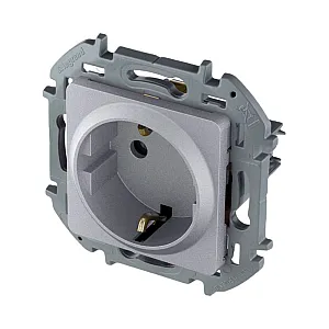 Розетка Legrand Inspiria 673732 2P+E со шторками алюминий
