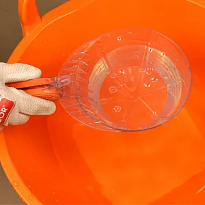 Ковш строительный Decor 670-2201 пластиковый с прорезиненной ручкой 1.1 л