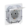 Розетка Legrand Inspiria 673740 2P+Е с крышкой со шторками IP44 белая