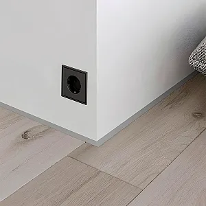 Микроплинтус Русский профиль анодированный серебро матовый 18 мм 2.4 м