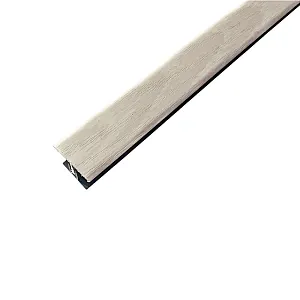 Порог Sanrelia АС11 Т-образный П12 дуб филадельфия светлый 26*8*11 мм 2.7 м