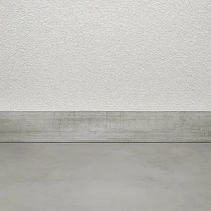 Плинтус Sanrelia Ultra line 705 лофт светлый 2.2 м