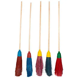 Метла Рыжий Кот Краса 080953 круглая на деревянном черенке наборная 3 кольца