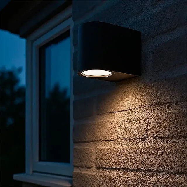 Светильник TruEnergy Park 26007 фасадный под лампу с цоколем GU10 76*68*80 мм IP54 алюминий черный