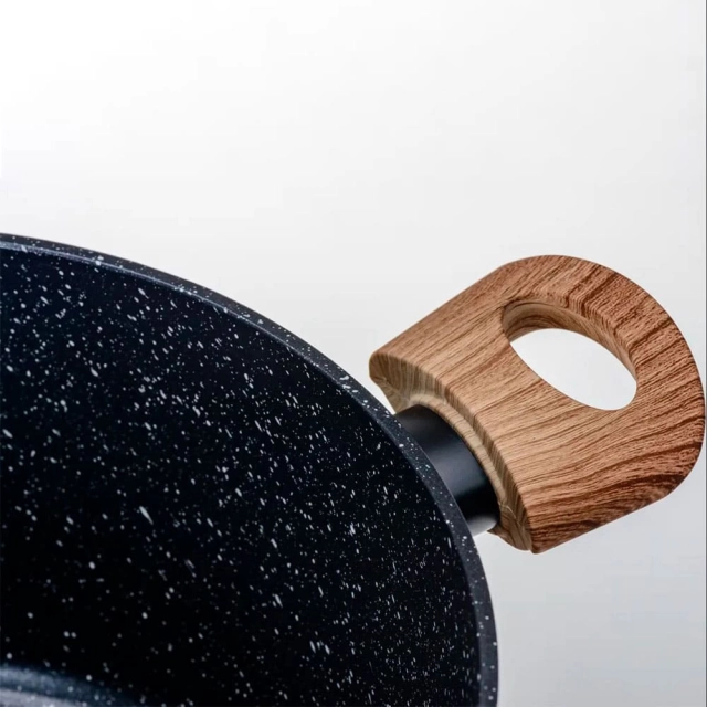 Кастрюля Fresca Black Granite 704659 код 252251 алюминиевая с антипригарным мраморным покрытием с крышкой 6.5 л Кастрюля Fresca Black Granite 704659 код 252251 алюминиевая с антипригарным мраморным покрытием с крышкой 6.5 л