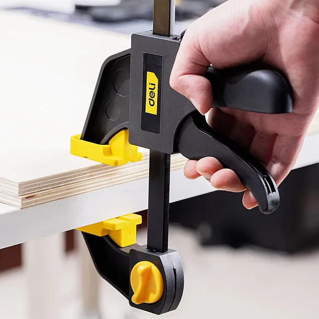 Струбцина пистолетная Deli EDL110112 быстрозажимная 300 мм