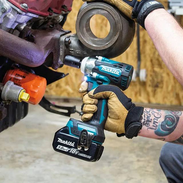 Гайковерт Makita DTW300Z аккумуляторный без АКБ и ЗУ